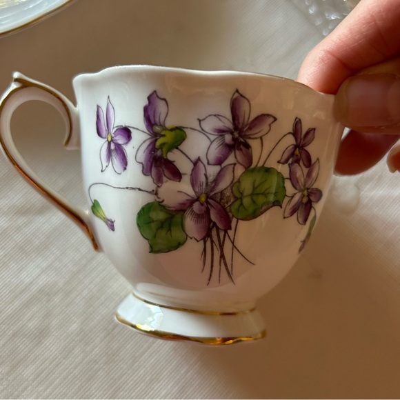 Royal Albert.  Bone china. Flower of the month Violet no 2. - Picture 6 of 8